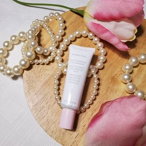 Mary Kay Foundation Ivory 105 Shade Full-Coverage Makeup